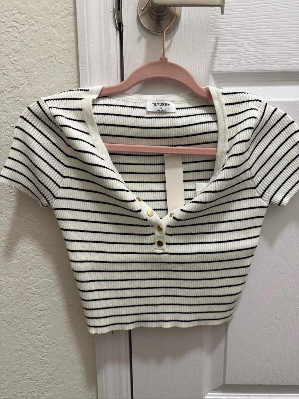 Super cute The wood shop cropped ribbed Henley top